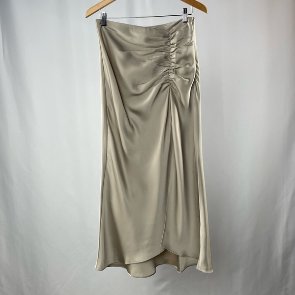 NWT Jason Wu Satin Ruched MIDI Skirt in Champagne Size Medium - Picture 4 of 10